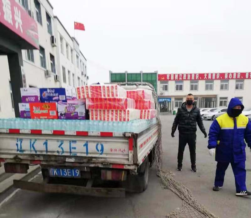中国油联灯塔市佟二堡加油站助阵攻打疫战