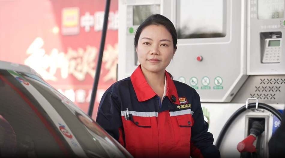 扎根哈密 油联公益｜归侨何郦雯：以初心做新疆建设者，以实干传民族团结情